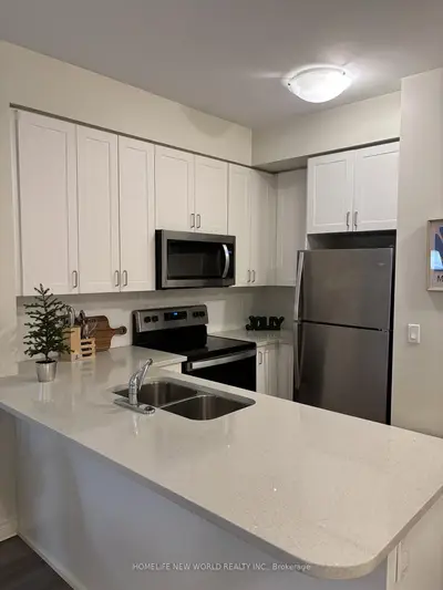 349 Rathburn Road W 912, Mississauga, ON L5B 0G9