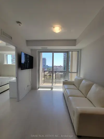 30 Elm Drive W 1207, Mississauga, ON L5B 0N6