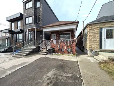 128 Caledonia Road Main Floor, Toronto W03, ON M6E 4S7