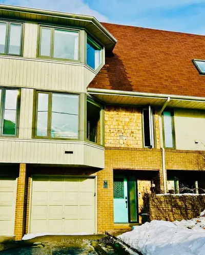 109 Brant Street, Oakville, ON L6K 2Z7