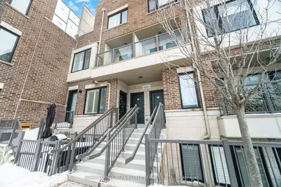 8 Drummond Street 402, Toronto W06, On M8v 1y8