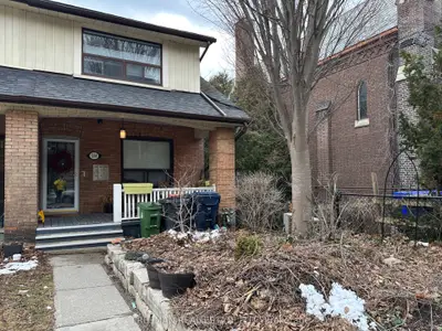 234 Indian Grove 3, Toronto W02, ON M6P 2H4