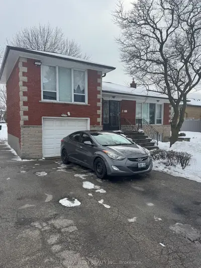 35 Lilywood Road B2, Toronto W04, On M6b 1v6