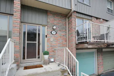 60 Hanson Road 117, Mississauga, On L5b 2p6