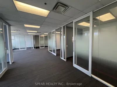 5525 Eglinton Avenue W 104, Toronto, On M9c 5k5