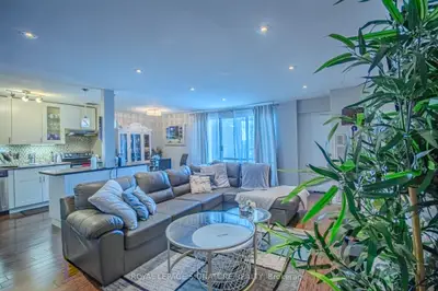 3025 The Credit Woodlands Crescent 403, Mississauga, On L5c 2v3