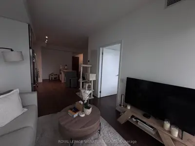 4065 Confederation Parkway 3702, Mississauga, ON L5B 0L4