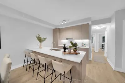 66 Long Branch Avenue 13, Toronto W06, ON M8W 3J4