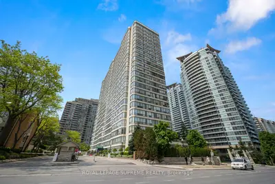55 Elm Drive W 914, Mississauga, On L5b 3z3