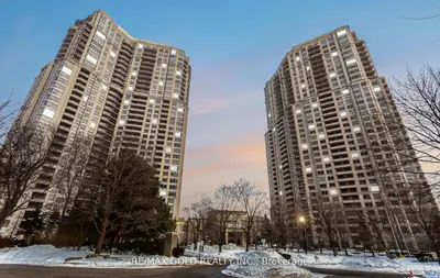 25 Kingsbridge Grdn Circle 224, Mississauga, ON L5R 4B1