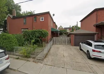 #lower 29 Via Italia, Toronto W03, On, M6h 3r4