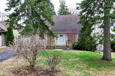 19 Hilldowntree Road, Toronto W08, ON M9A 2Z4