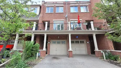 86 Lakeshore Road W, Oakville, ON L6K 3A2