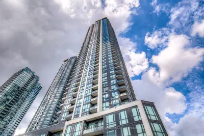 4011 Brickstone Mews Lph11, Mississauga, ON L5B 0J7
