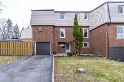 3175 Kirwin Avenue 45, Mississauga, On L5a 3m4