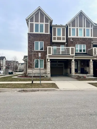 351 Timberland Gate, Oakville, ON L6M 4M2