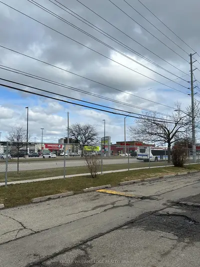7255 Dooley Drive 56, Mississauga, ON L4T 2S7