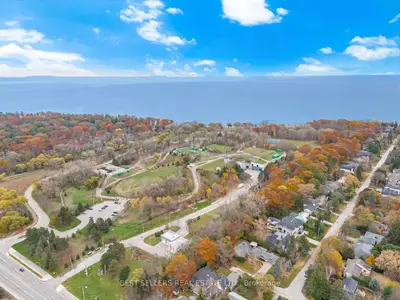 898 Parkland Ave Avenue, Mississauga, ON L5H 3H1
