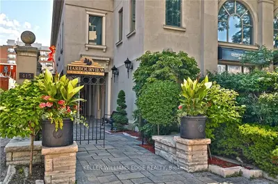 415 Locust Street 306, Burlington, ON L7S 2J2