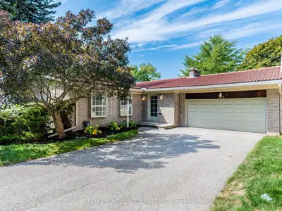 285 Pinetree Way, Mississauga, On L5g 2r4