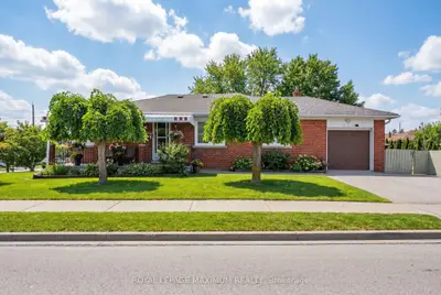 124 Tavistock Road, Toronto W05, ON M3M 2P4