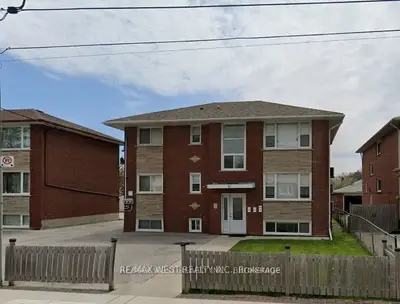 15 Manitoba Street Main Floor, Toronto W06, On M8y 1c8