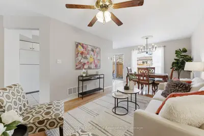 819 Village Green Boulevard 27, Mississauga, On L5e 3h7