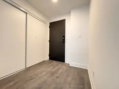 2 Erskine Road 2510, Mississauga, ON L5B 0S1