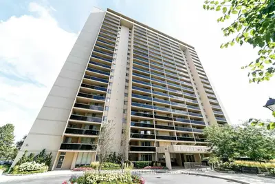812 Burnhamthorpe Road 609, Toronto W08, ON M9C 4W1