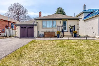 16 Northglen Avenue, Toronto W08, ON M9B 4R6