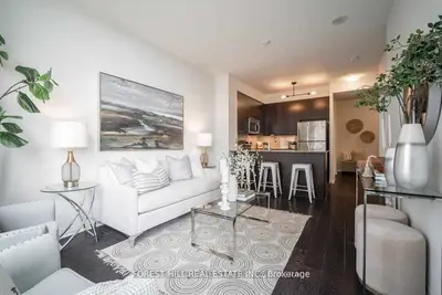 225 Webb Drive 721, Mississauga, On L5b 3y5