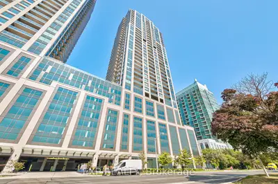 1926 Lakeshore Boulevard W 2216, Toronto W01, ON M6S 1A1
