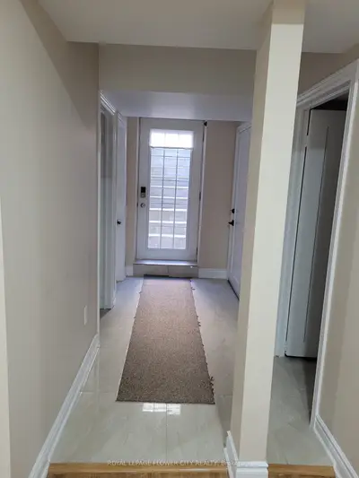 2551 Old Carriage Road Bsmt, Mississauga, On L5c 1y6
