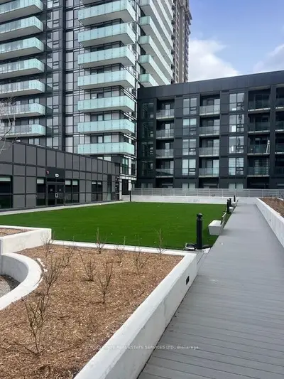 430 Square One Drive 515, Mississauga, ON L5B 0L6