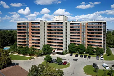 2301 Derry Road W #806, Mississauga, On L5n 2r4