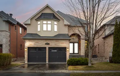 2351 Gladacres Lane, Oakville, ON L6M 0G4