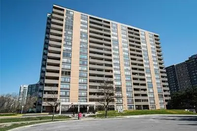 40 Panorama Court 605, Toronto W10, ON M9V 4M1