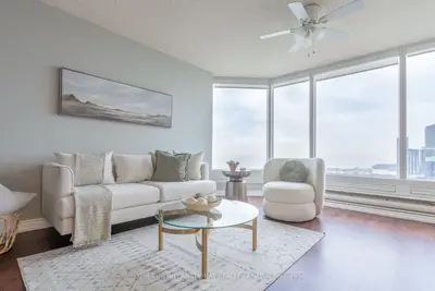 1 Palace Pier Court 4104, Toronto W06, ON M8V 3W9