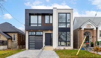 24 Twenty First Street, Toronto W06, On M8v 3l7