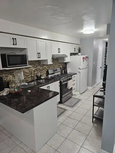 5944 Ridgecrest Trail Main/2nd Flr, Mississauga, ON L5V 2T4