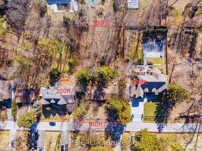 1252 Mona Road, Mississauga, ON L5G 3A1