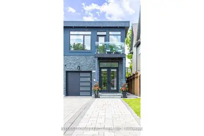 36B PINE Avenue, Mississauga, ON L5H 2P8