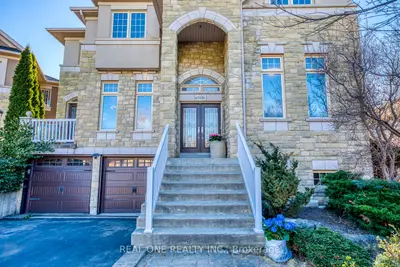 1426 Redwing Court, Oakville, ON L6M 5E6