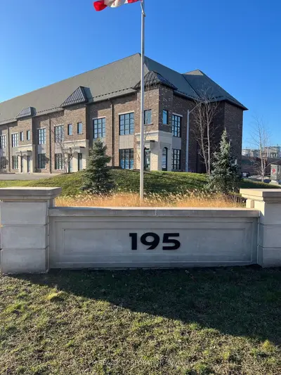 195 Norseman Street 4, Toronto W08, ON M8Z 0E9