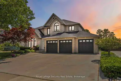 27 Gaydon Avenue, Toronto W05, On M9m 1g6