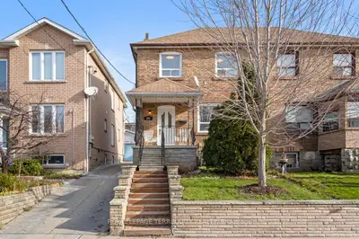 261 Blackthorn Avenue, Toronto W03, ON M6N 3H7
