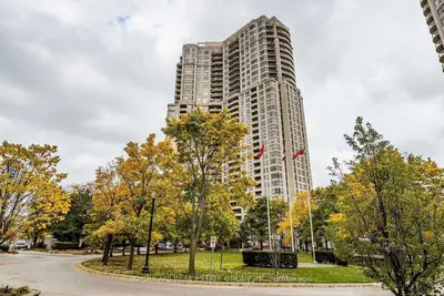 35 Kingsbridge Garden Circle 312, Mississauga, On L5r 3z5