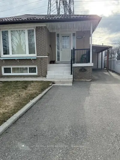87 Lexington Avenue, Toronto W10, On M9v 2g9