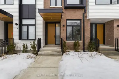 10 Lou Parsons Way 2, Mississauga, On L5h 0b2