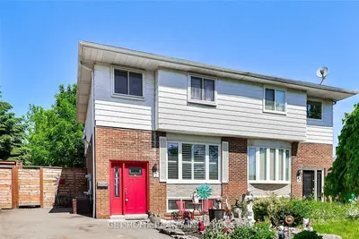 7 Merrydrew Court, Mississauga, ON L5M 1W6